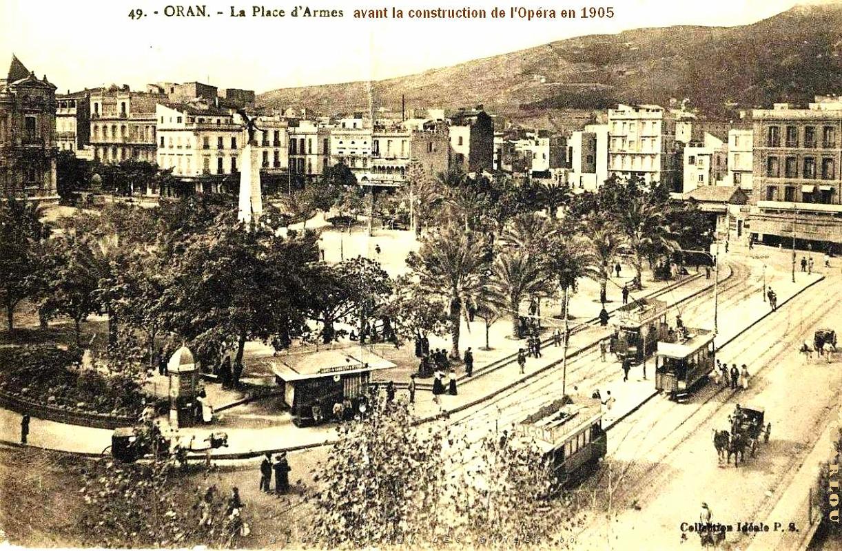 PA c- 022- Place d'Armes- trams et autobus.jpg